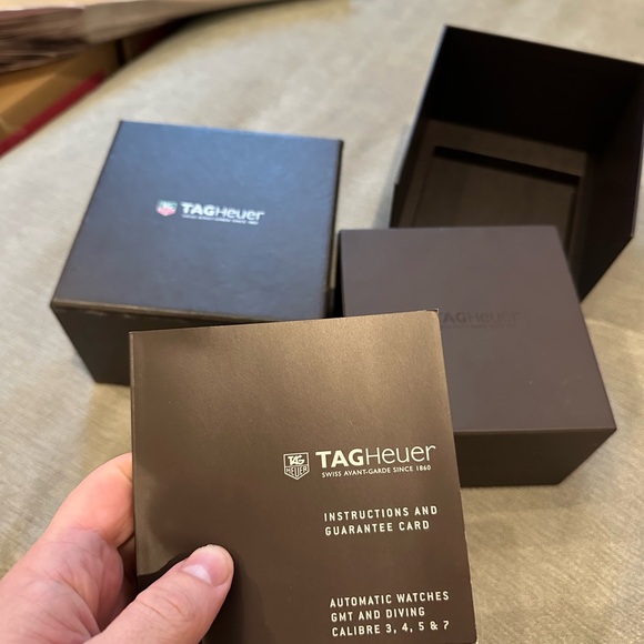 TAG Heuer Formula 1 Calibre 5 Silver Watch with Black Dial - Picture 12 of 15